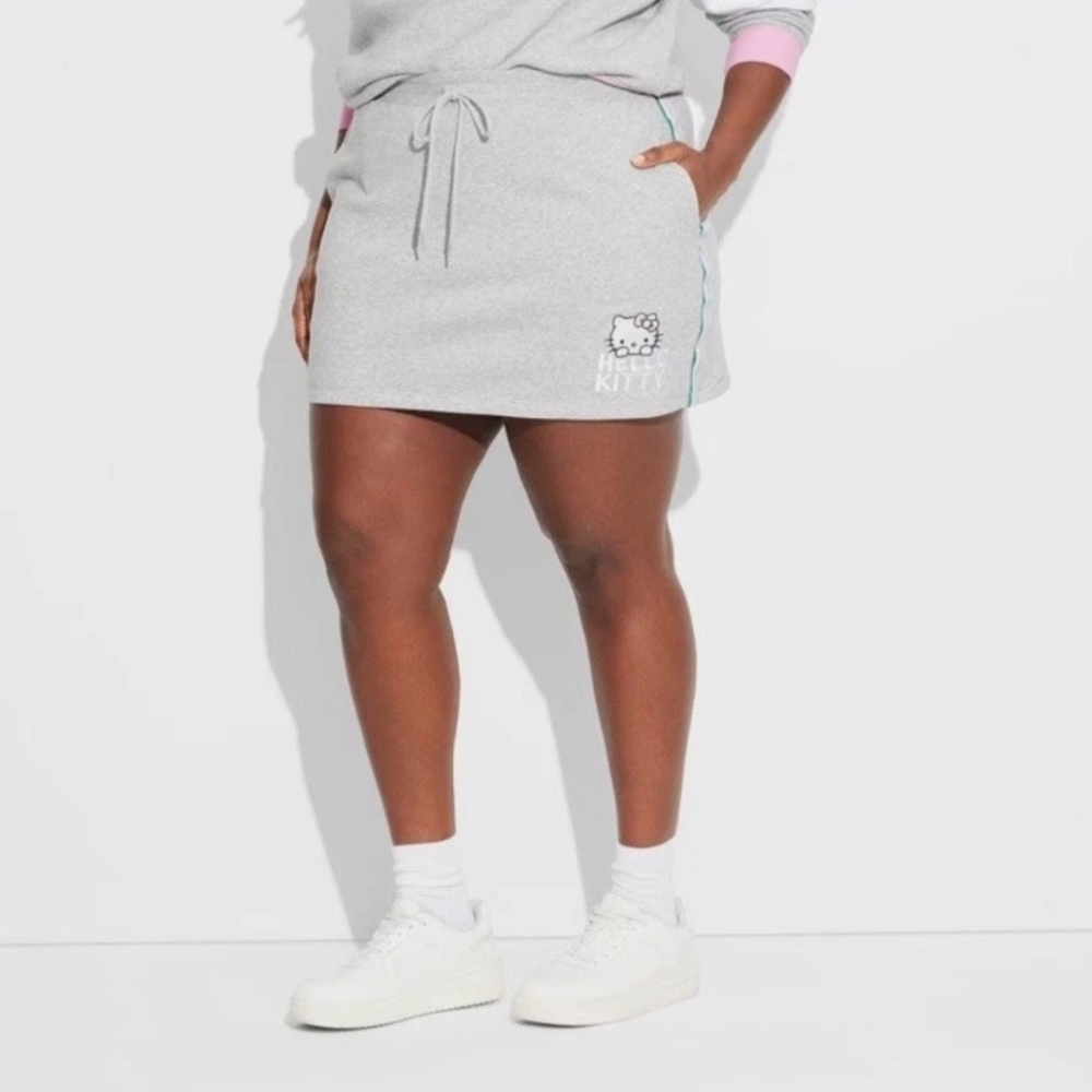 NWT Hello Kitty Gray Mini Skirt with Logo (Size: XL)